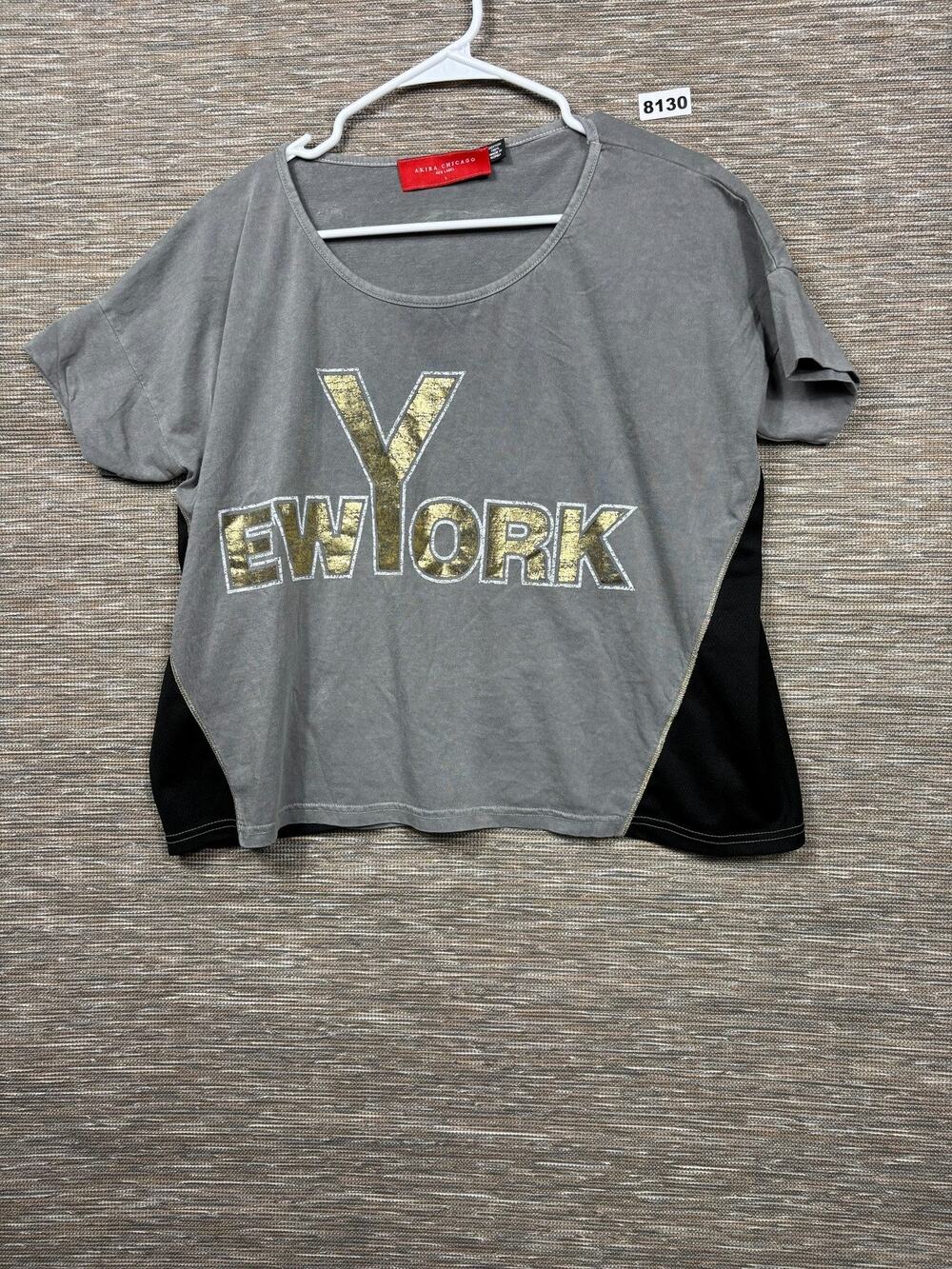 Akira Chicago Red Label Shirt Womens Large Gray New York Graphic Cropped Tee